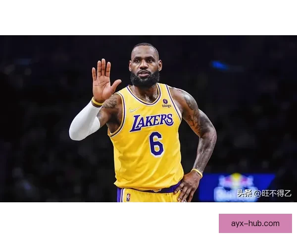 詹姆斯赛后暖心致敬ESPN女记者：原本该去冰敷但我必须回来你太棒了